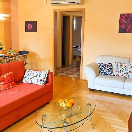 Skytop Modern Condo In Heart Of Downtown Βουδαπέστη Εξωτερικό φωτογραφία