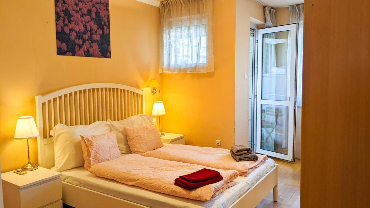 Skytop Modern Condo In Heart Of Downtown Βουδαπέστη Εξωτερικό φωτογραφία